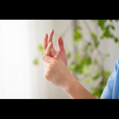 文京区で手や腕のしびれ、背中の痛み、ビリビリ感は千代田区神田大手町のメディカルスポーツ整骨院鍼灸へ