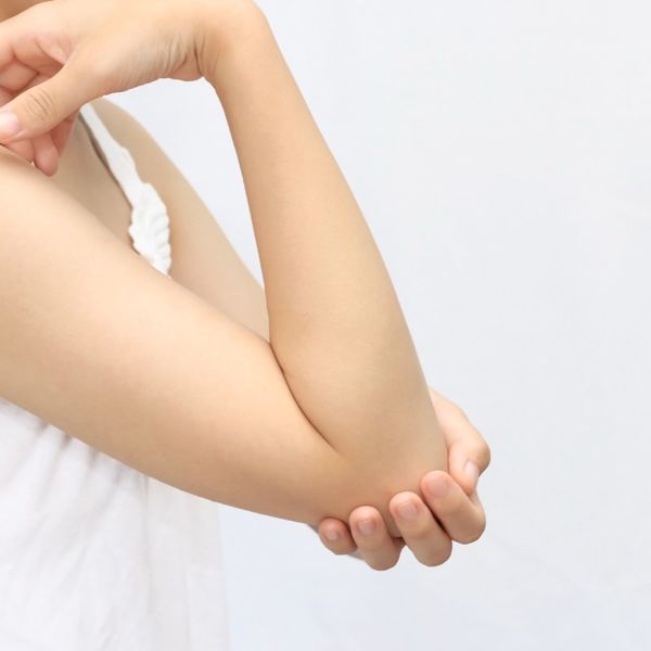 文京区で肘の痛みテニス肘ゴルフ肘は千代田区神田大手町のメディカルスポーツ整骨院鍼灸院へ