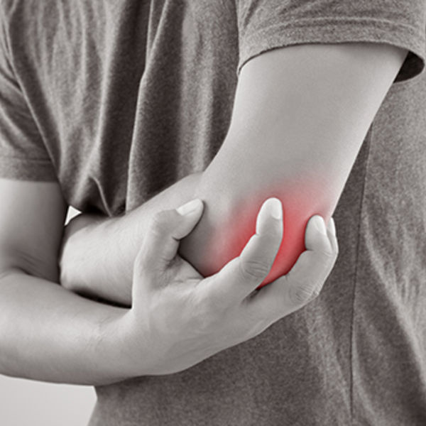 日本橋でテニス肘ゴルフ肘で肘が痛む方は神田大手町のメディカルスポーツ整骨院鍼灸院へ