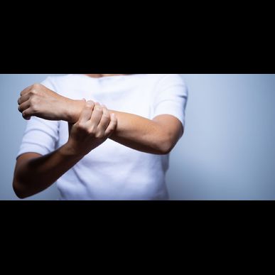 中央区日本橋の男性がゴルフで腕を痛めて神田大手町のメディカルスポーツ整骨院鍼灸院へ