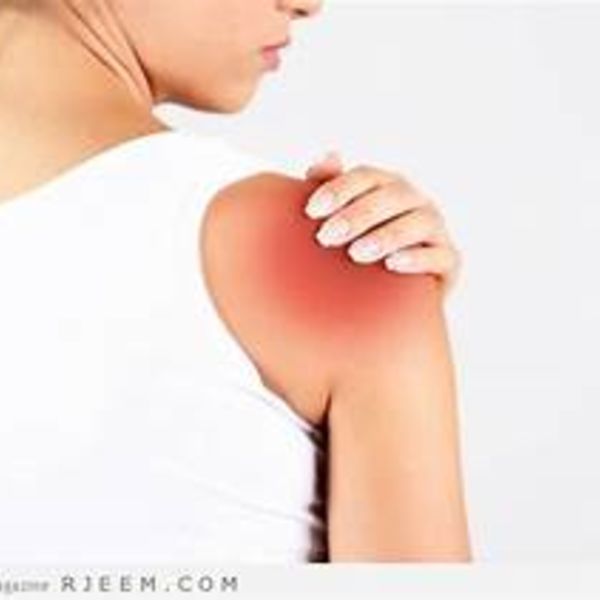 肩を挙げると痛むため神田大手町のメディカルスポーツ整骨院鍼灸院へ